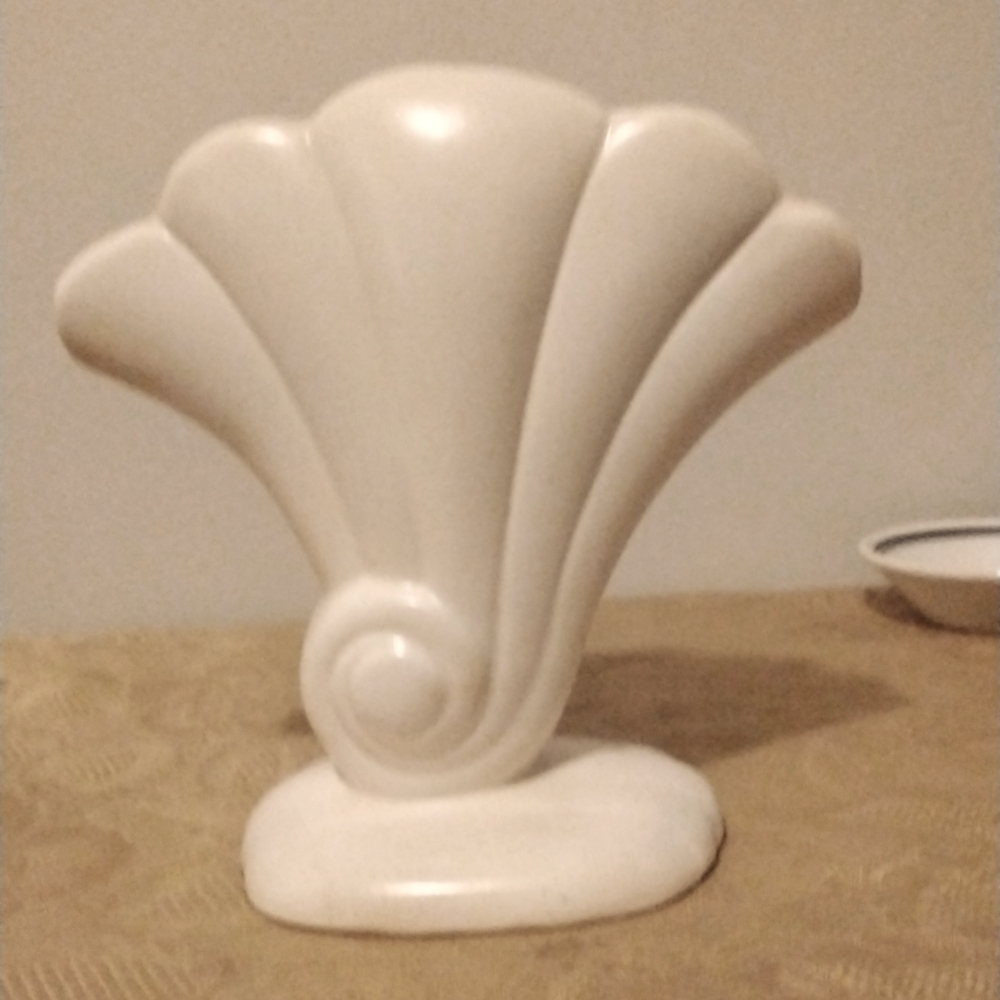 Red wing vase vintage